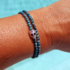armband türkis mit totenkopf