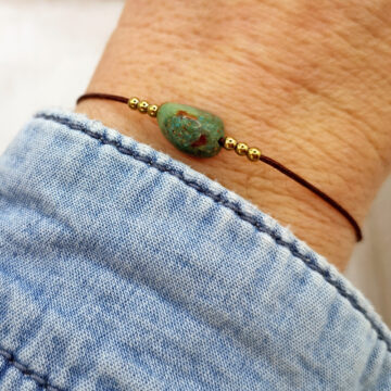 Armband mit Ziehverschluss und einem afrikanischen tuerkis