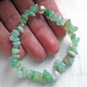 Armband mit Chrysopras splitter und Edelstahlkugel