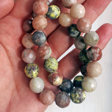 Armband mit Serpentin und Eelstahlkugel