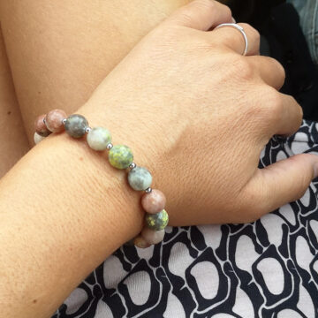 Armband mit Serpentin und Eelstahlkugel